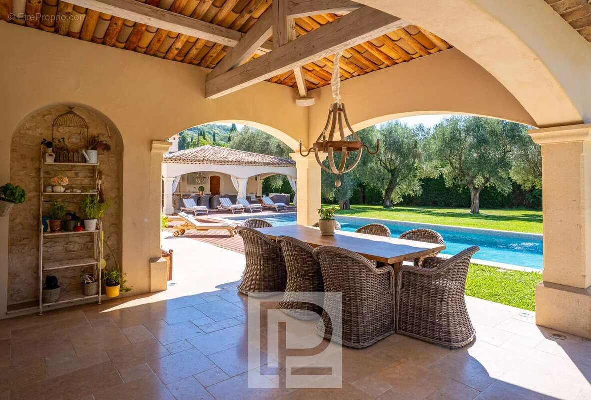 Maison à MOUGINS