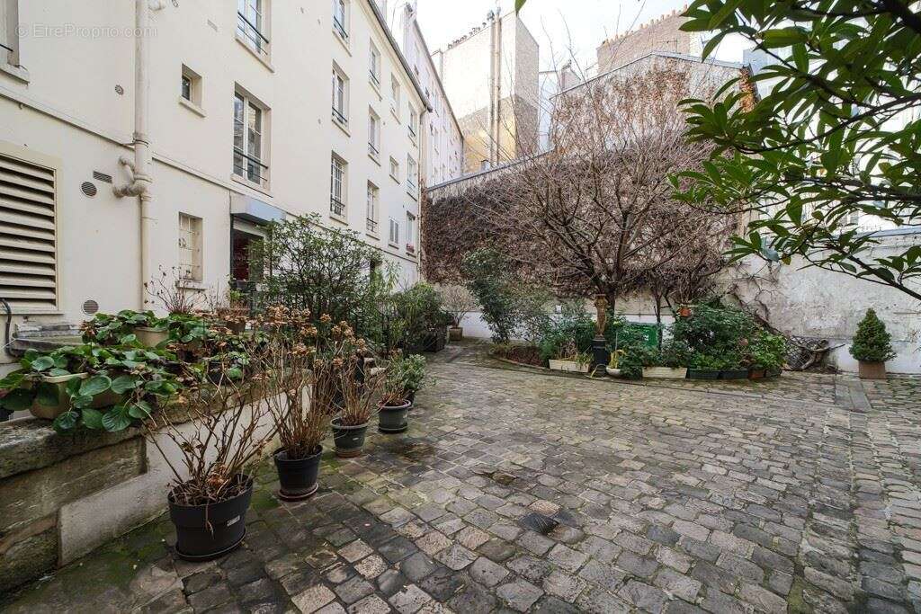 Appartement à PARIS-17E