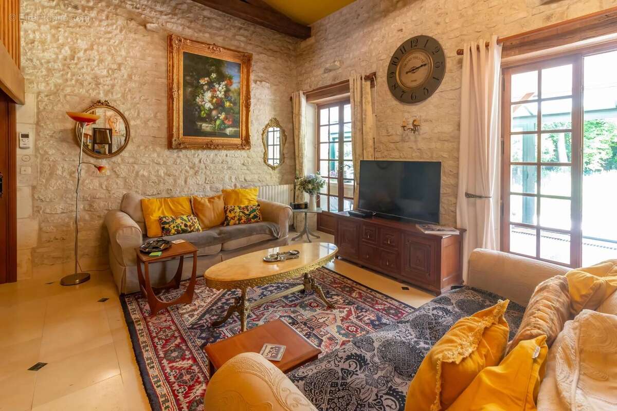 Maison à SEGONZAC