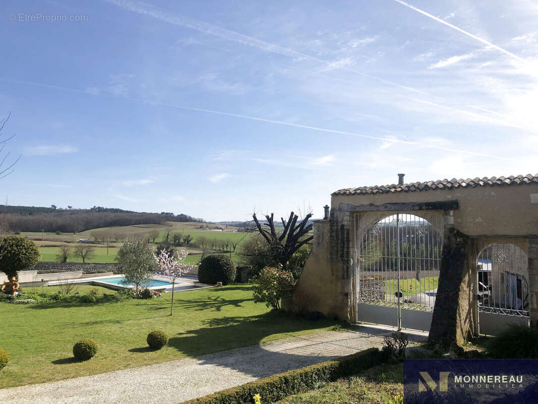 Maison à BRIE-SOUS-BARBEZIEUX