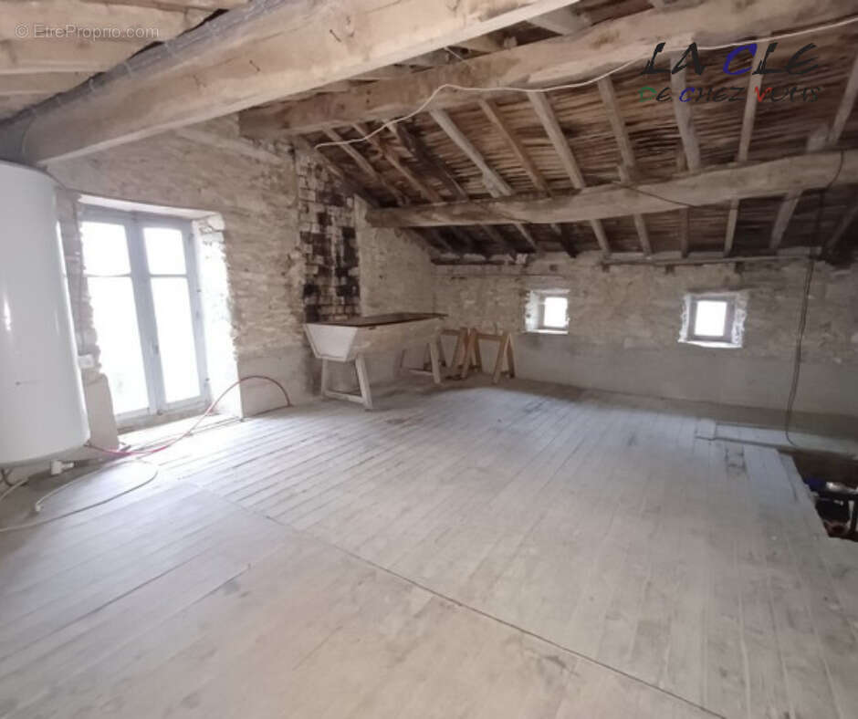 Maison à LE BEUGNON