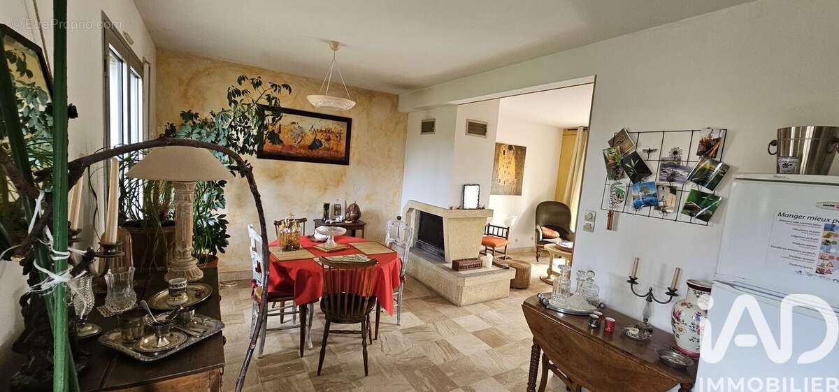Photo 2 - Maison à LA VILLE-AUX-DAMES