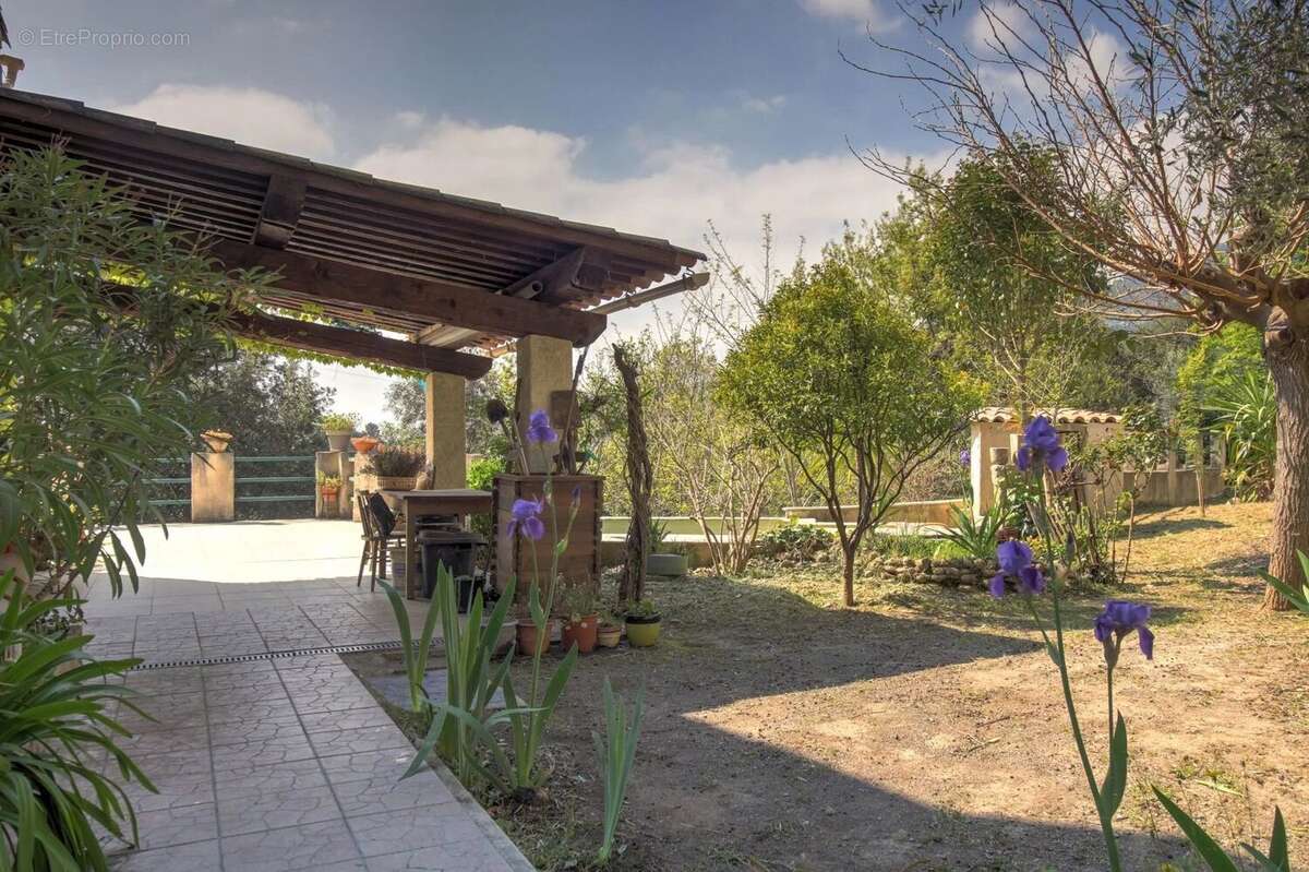 Maison à SAINT-MARTIN-DU-VAR