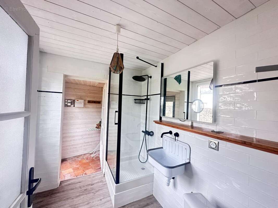 Maison 66 m² à Saint-Epain  - photo 9