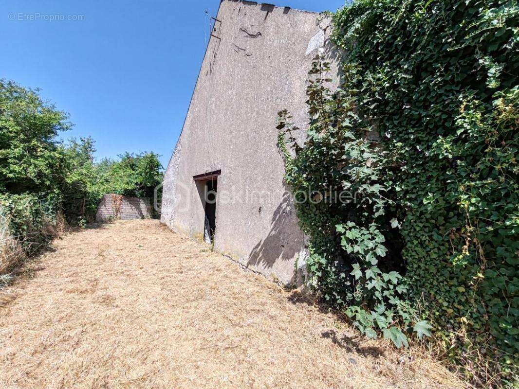 Maison de ville et grange à rénover entièrement - photo 15