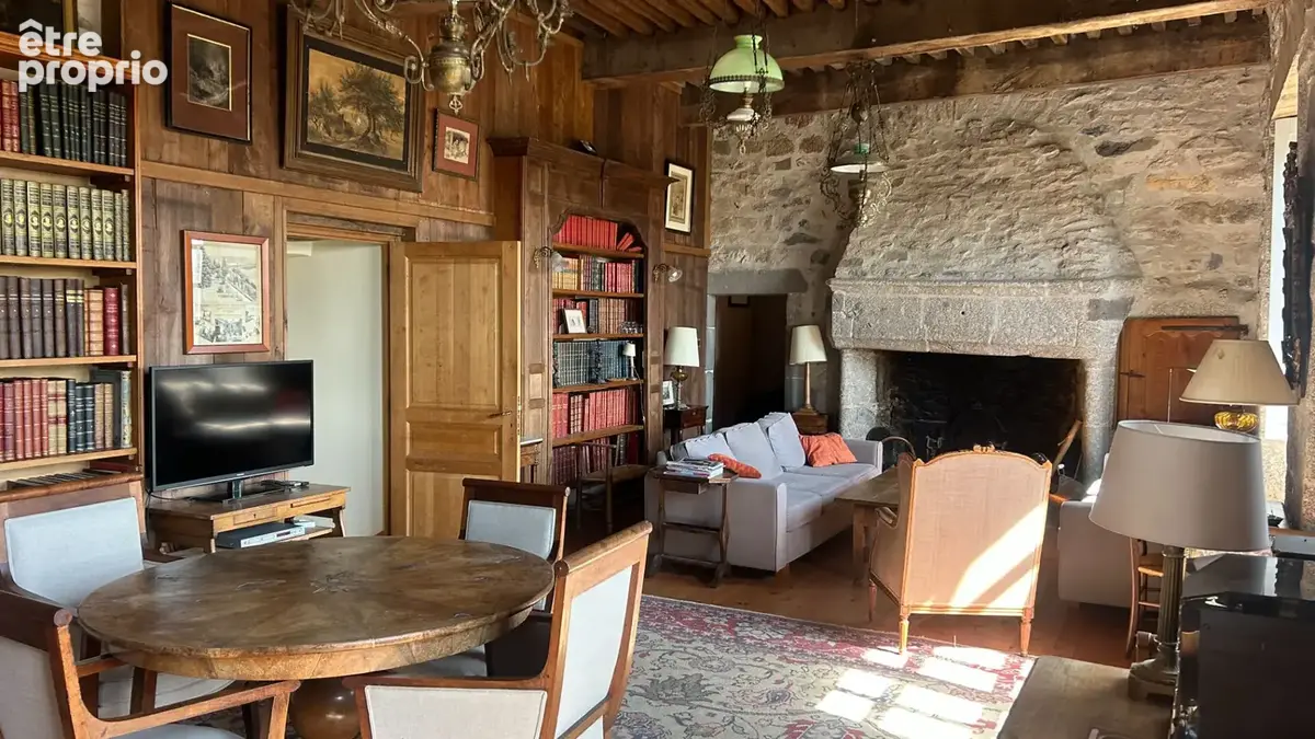 Manoir du XIVe siècle : Authenticité, Air pur et Golf entre l'Aubrac et les Monts du Cantal - photo 3