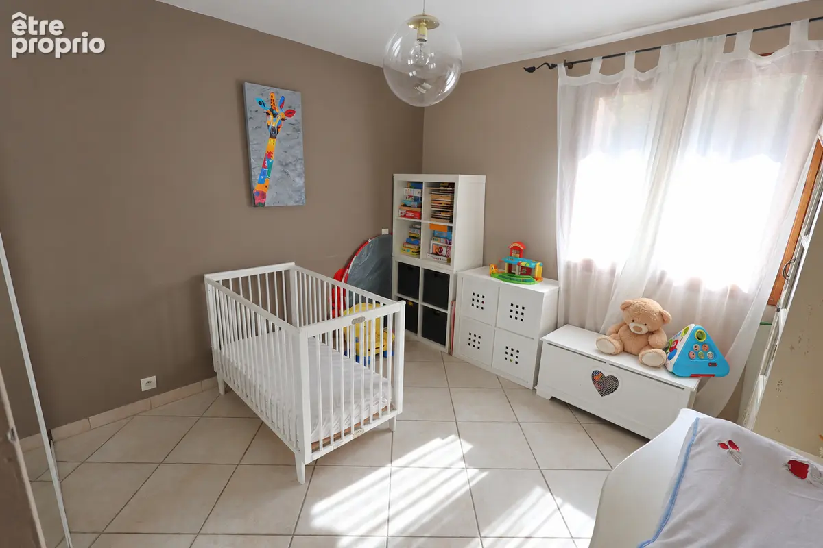 Bas de villa de 80 m² avec jardin de 320 m² et piscine - photo 17
