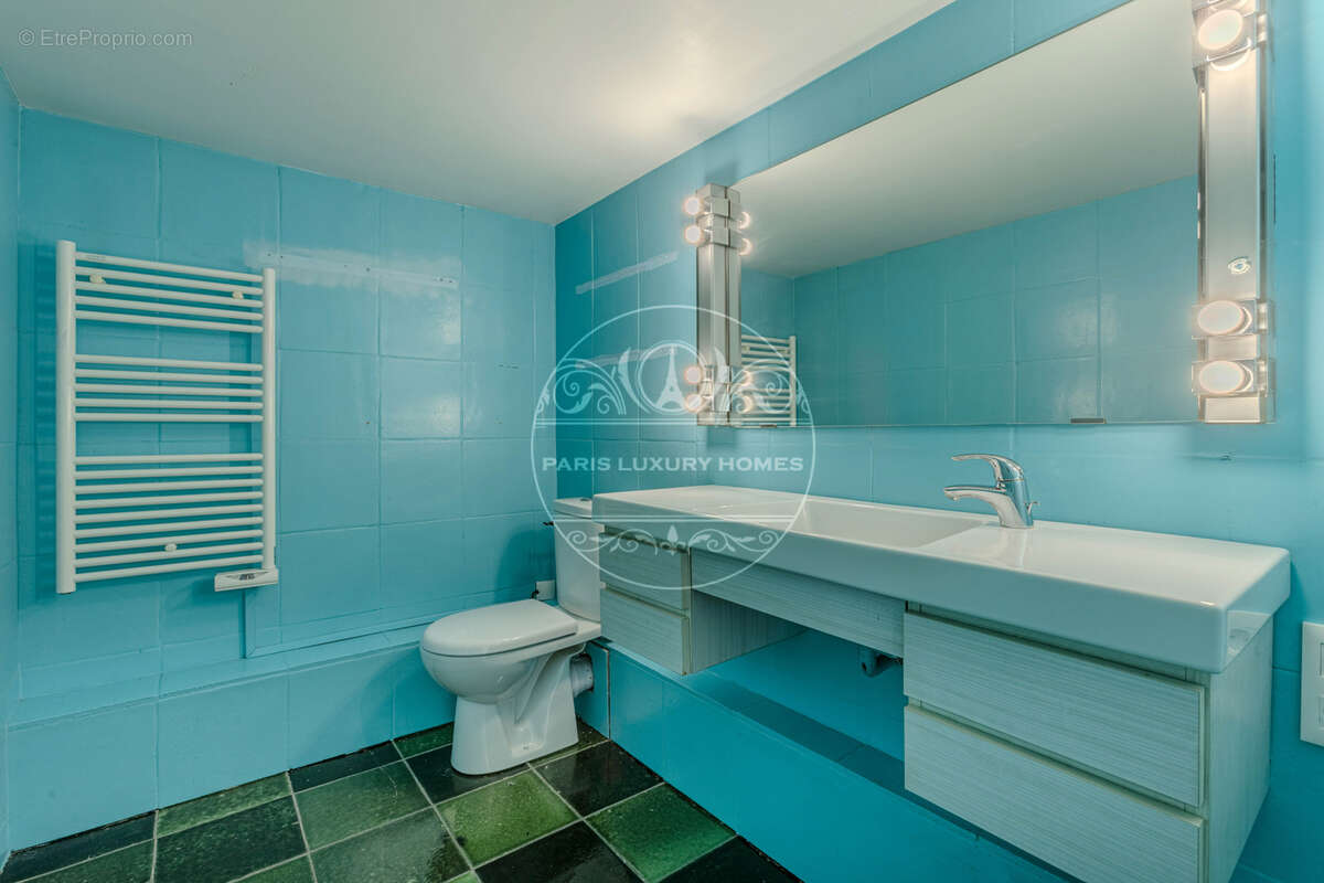 Appartement à PARIS-1E