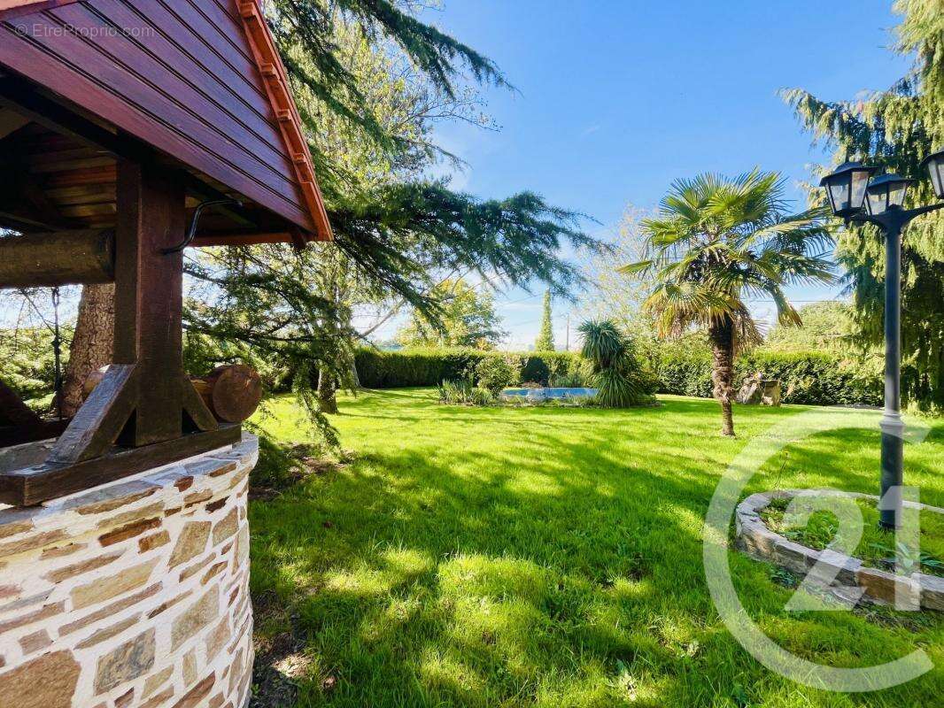 Maison à VERNEUIL-SUR-VIENNE