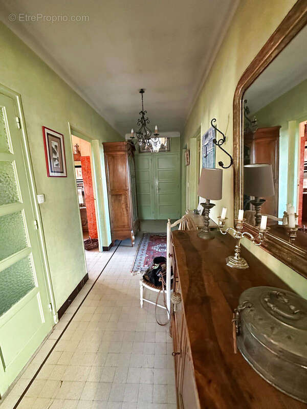 Autre à SAINT-GENIS-LAVAL