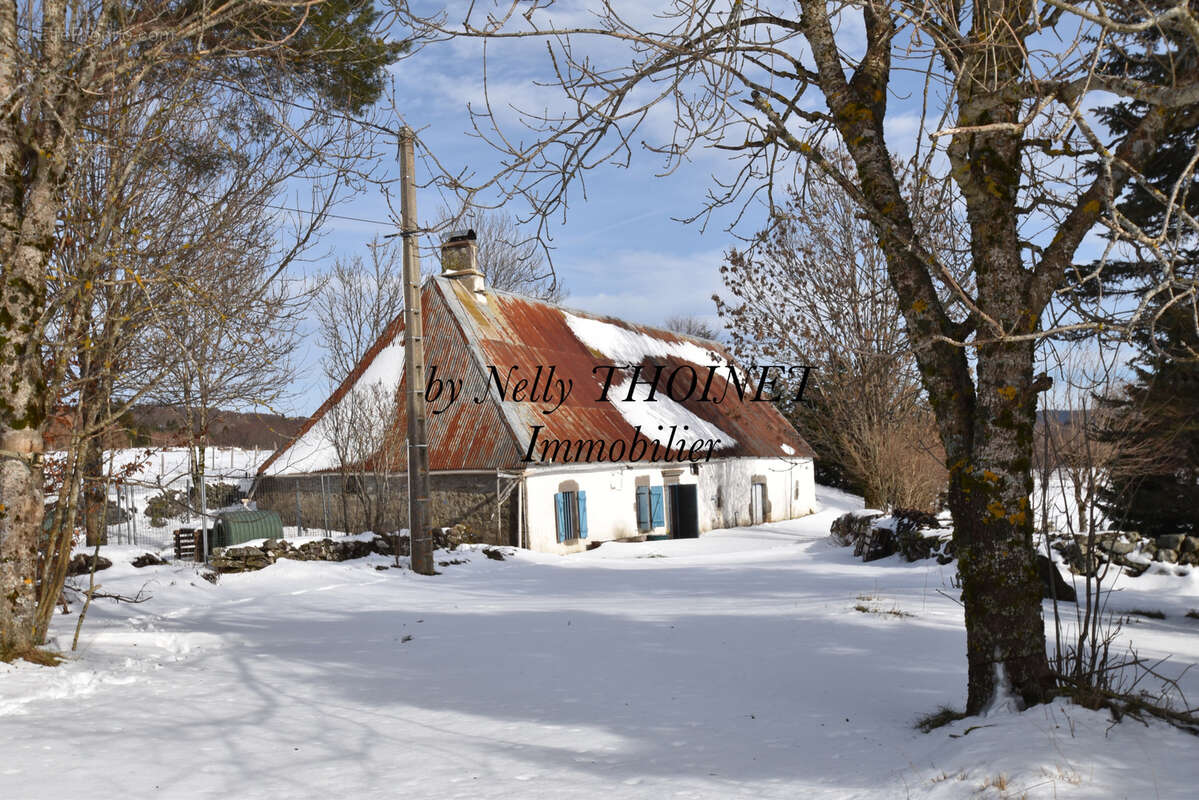 Maison à BESSE-ET-SAINT-ANASTAISE