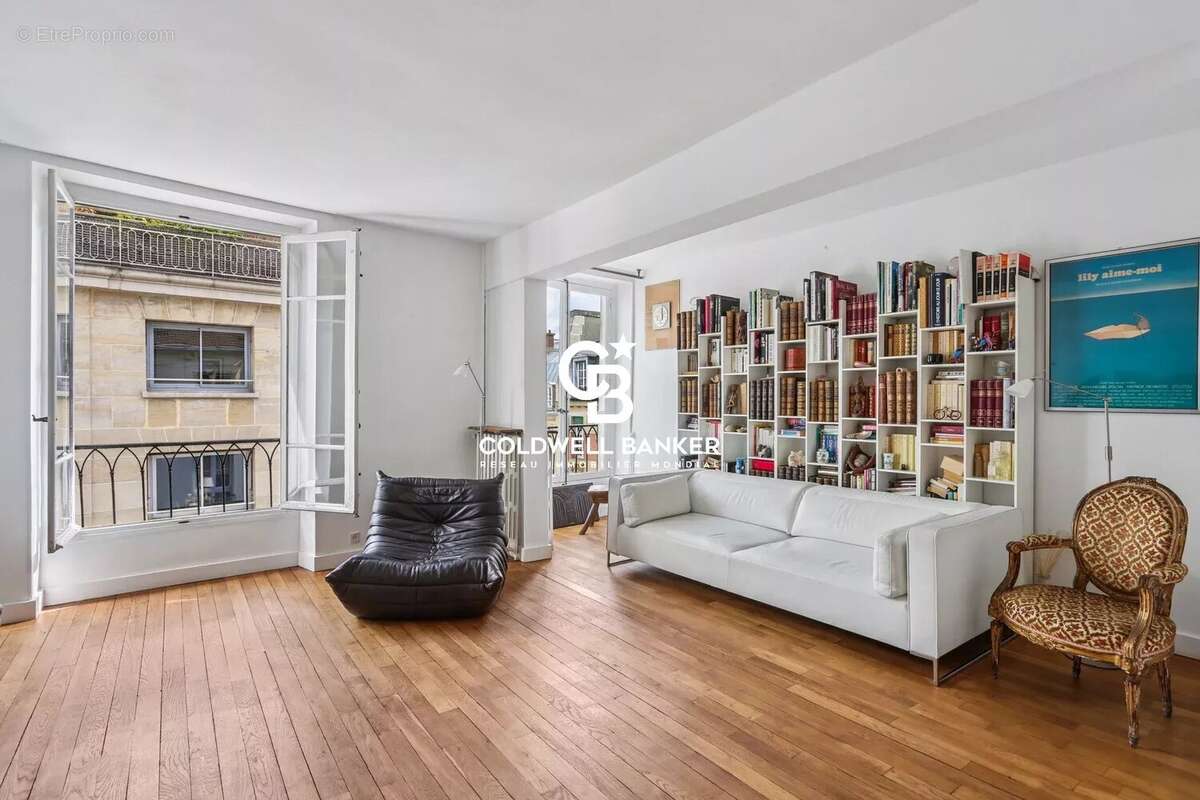 Appartement à PARIS-7E