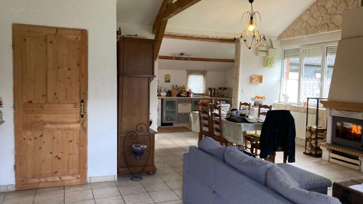 Maison à LEVAL