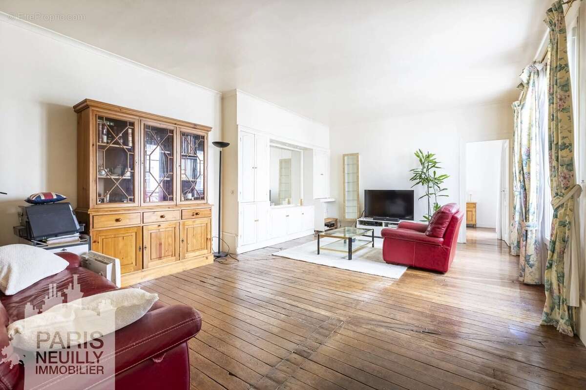 Appartement à PARIS-17E