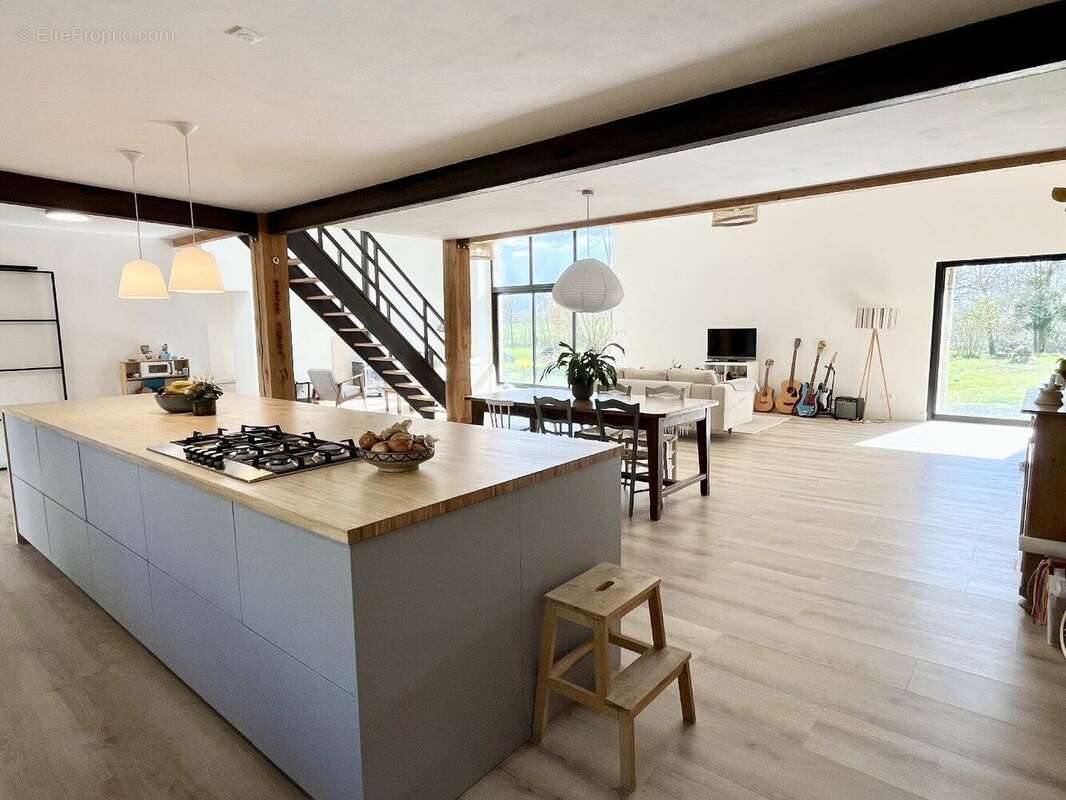 Maison à SAINT-MARTIN-L'ARS