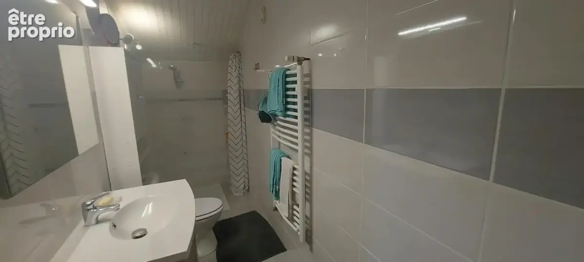 AGDE - Belle maison familiale de 148m² environ sur une parcelle de 862m² avec piscine, forage et dépendance - photo 16