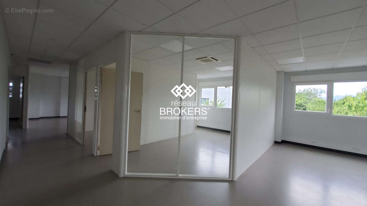 Commerce 521 m² à Archamps  - photo 5