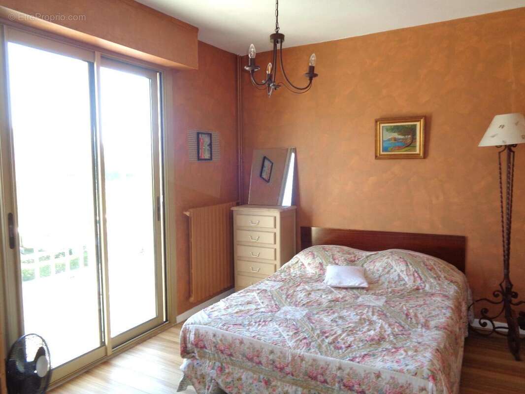   - Appartement à DRAGUIGNAN
