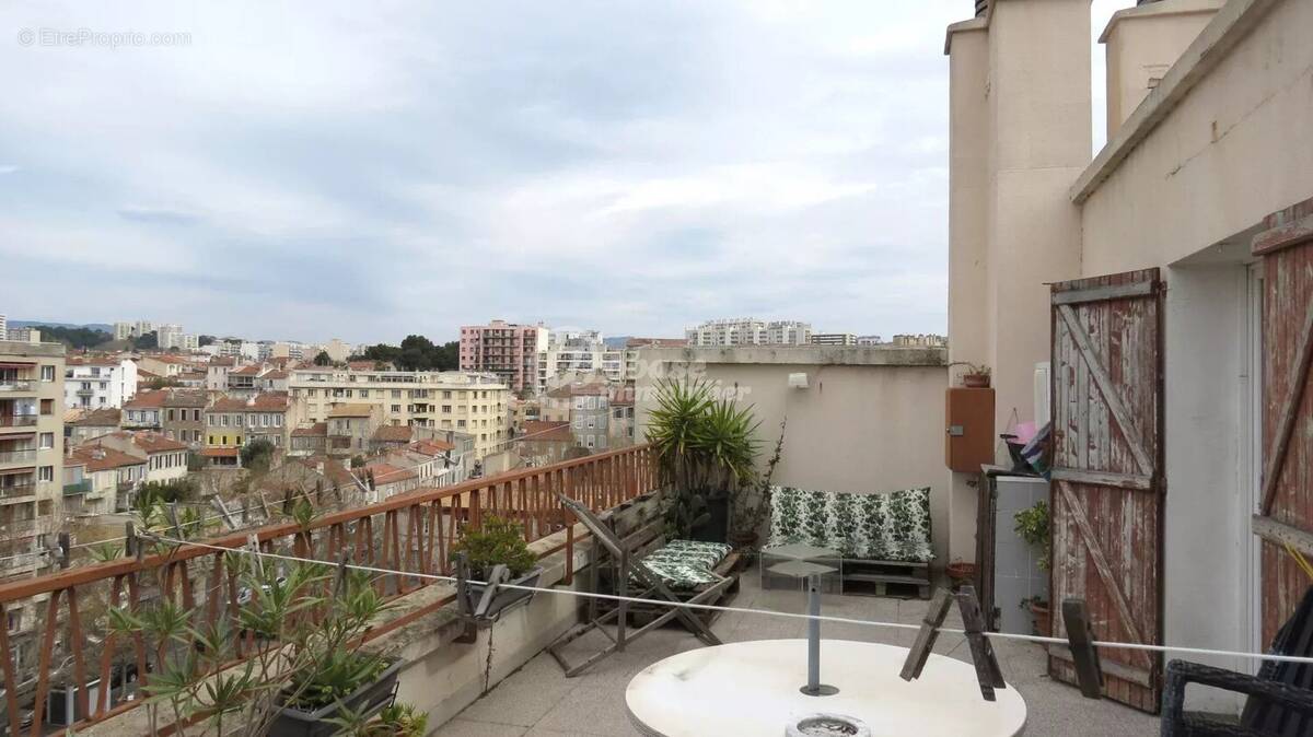 Appartement à MARSEILLE-3E