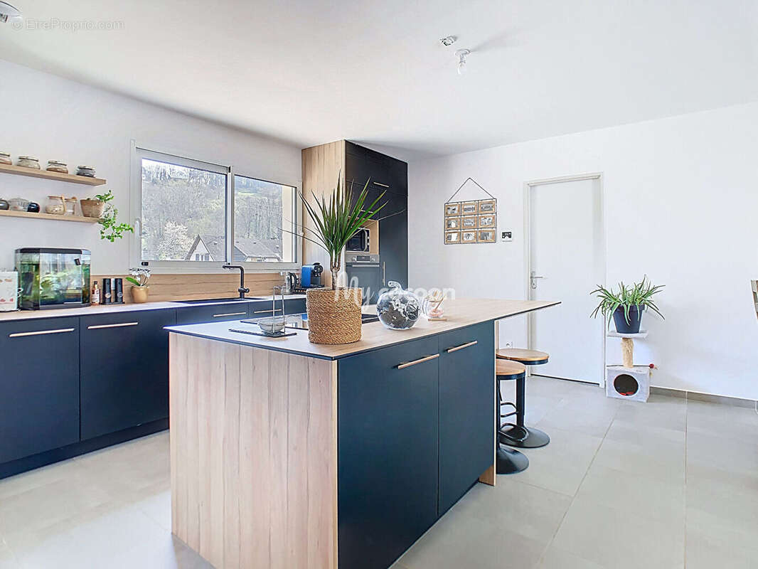 Maison à MEILLONNAS