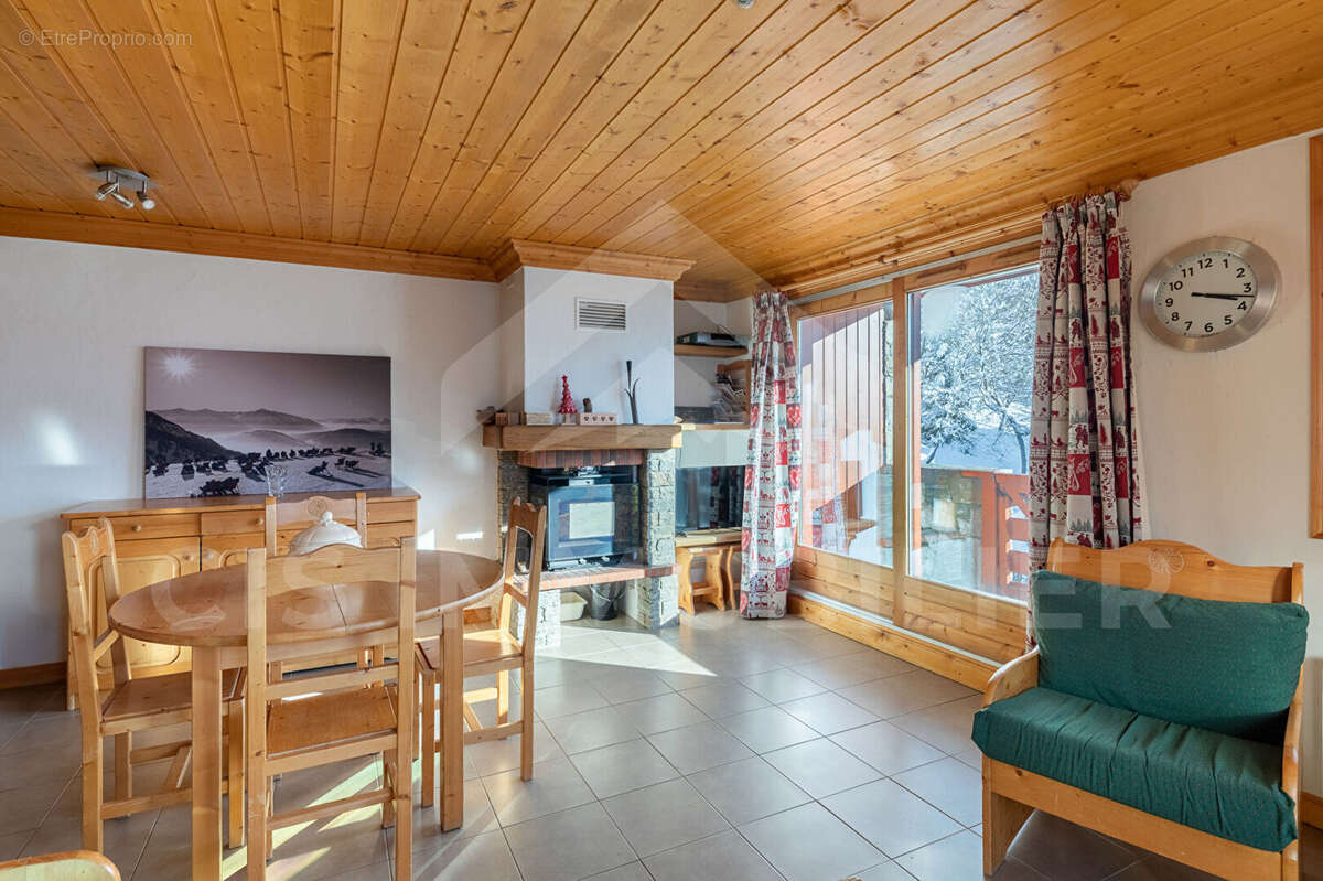 Appartement à LES ALLUES