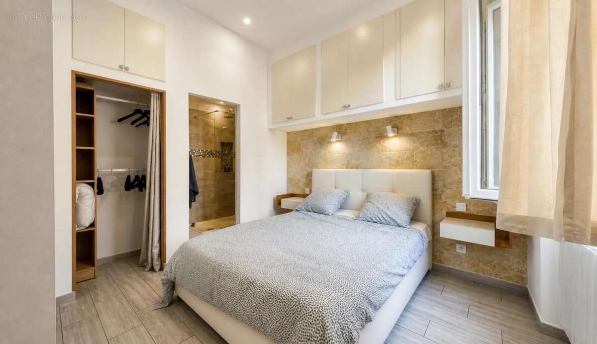 Appartement à MARSEILLE-6E