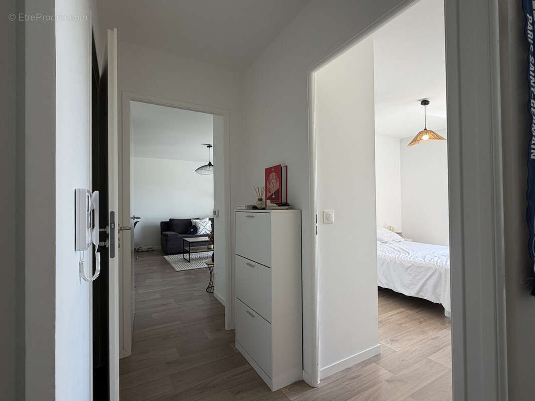 Poitiers, Appartement vendu loué, T3, 2 chambres, Loggia, place de parking privative. - photo 11