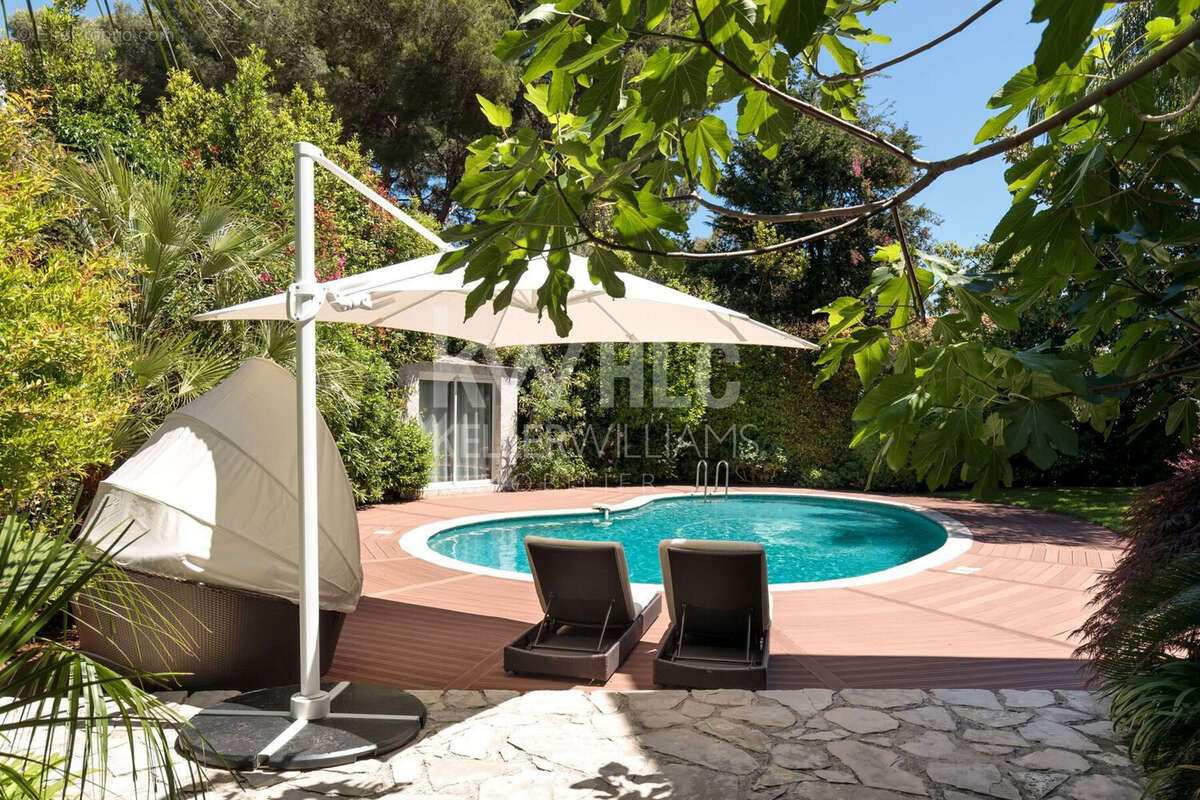 Maison 245 m² à Antibes  - photo 5