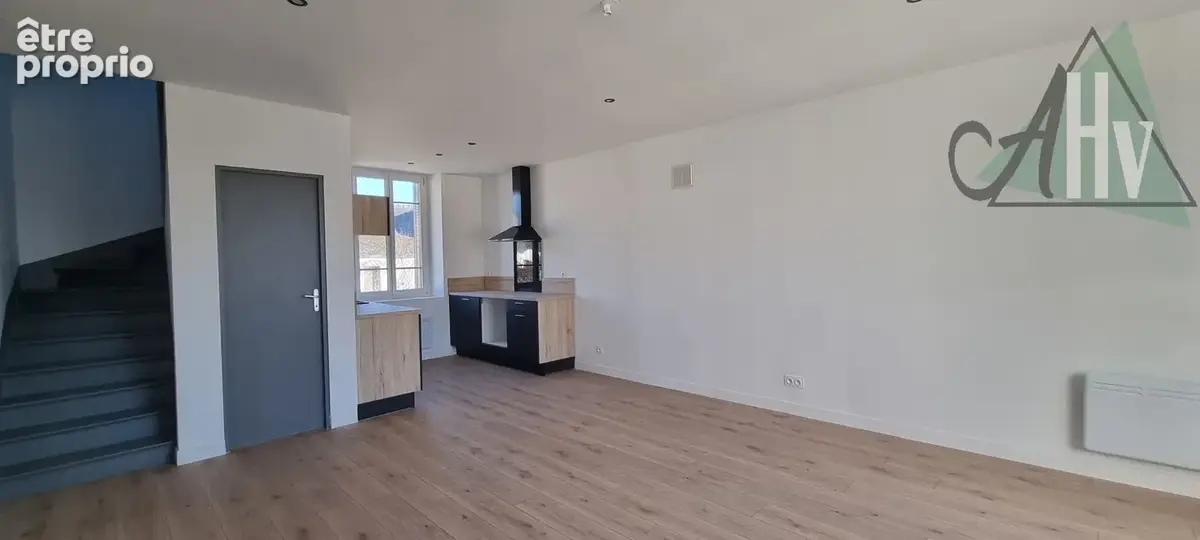 Maison de ville sur sous-sol total - 143 m2 - Hyper centre de Provins - photo 3