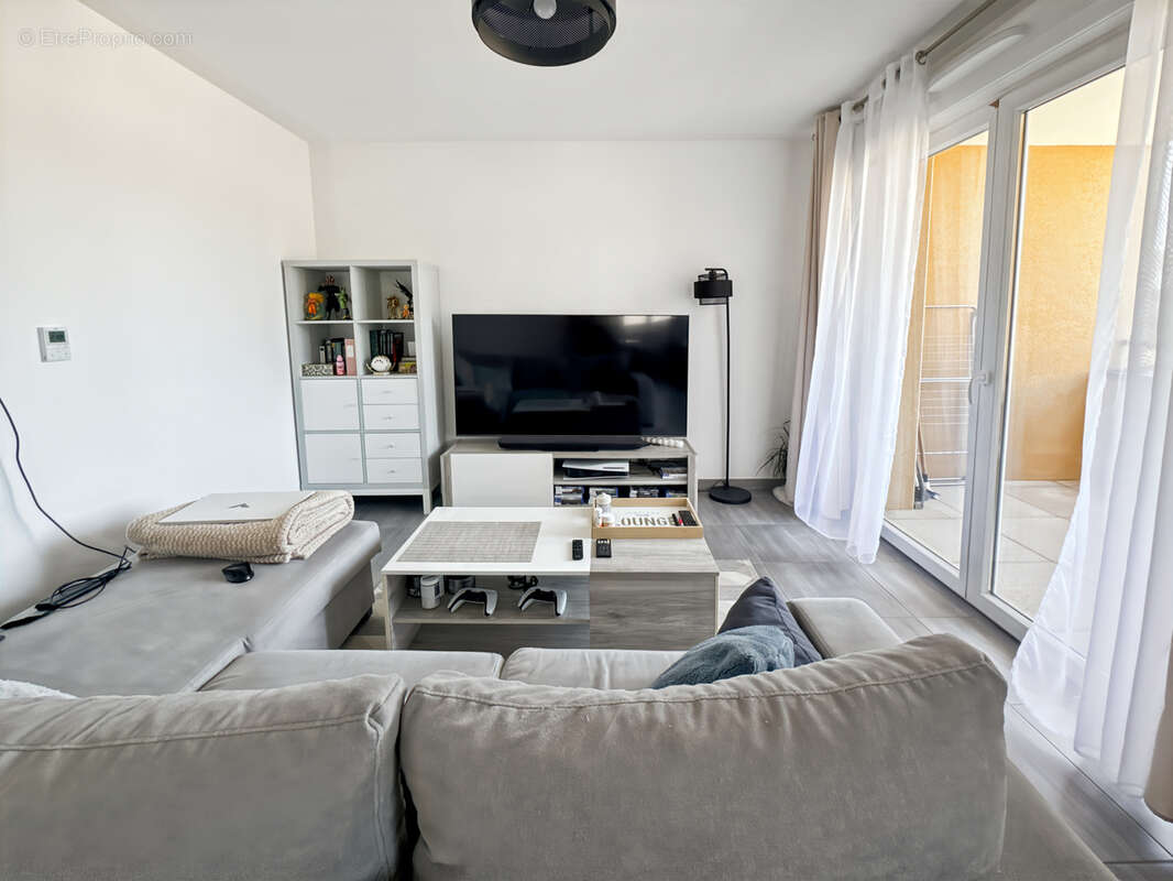 Appartement T3 récent, Ascenseur Climatisé avec balcon et Parking à Trévoux - Bord de Saône - photo 11