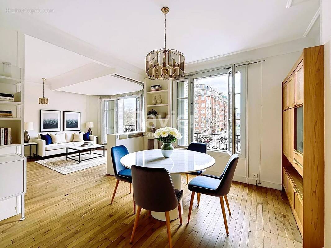 Appartement à PARIS-14E
