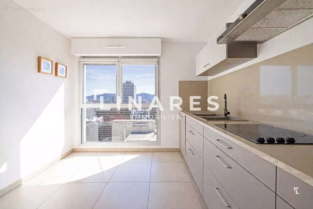 Appartement à MARSEILLE-6E