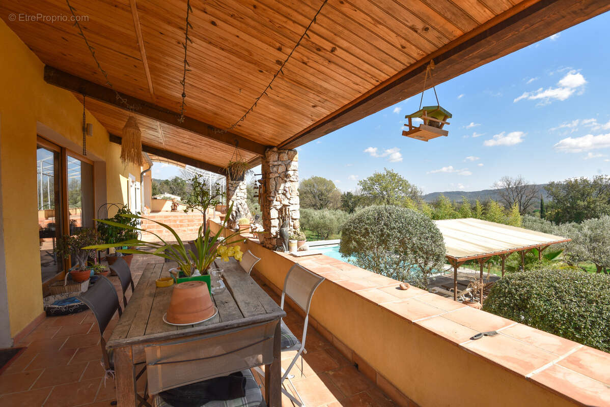 Maison à VILLECROZE