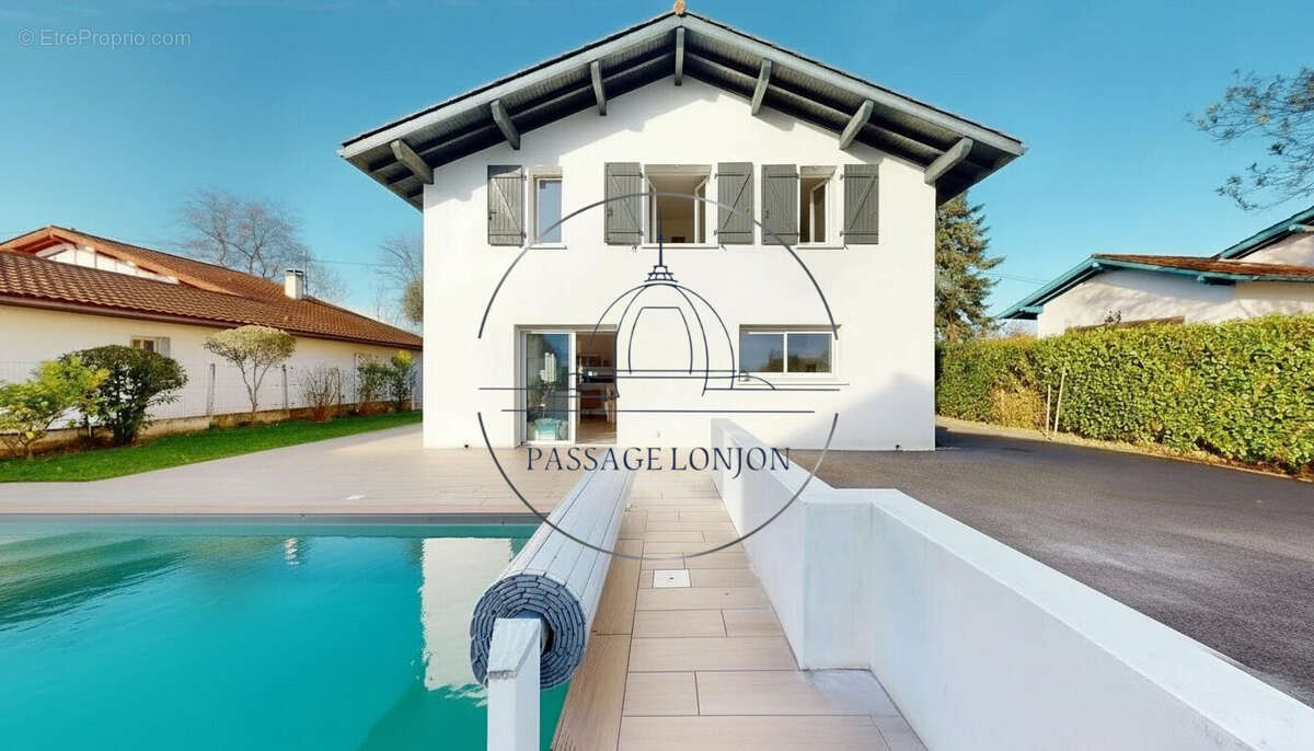 Maison à BASSUSSARRY