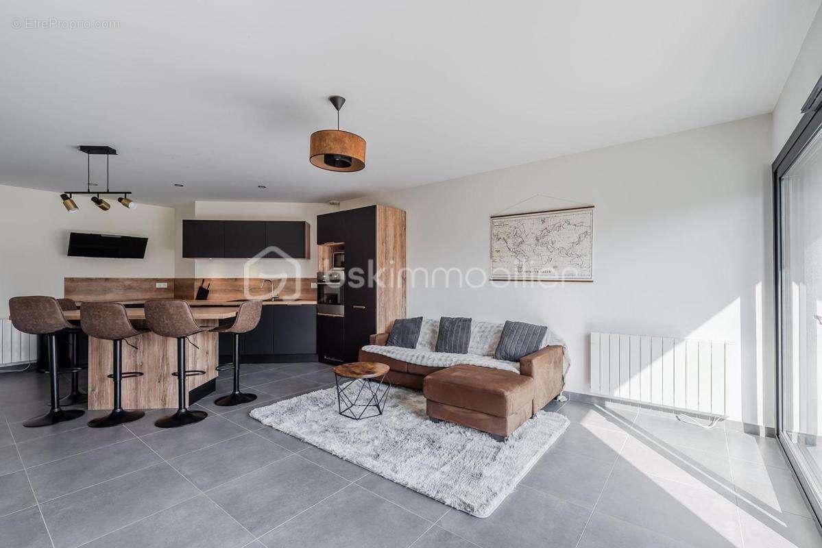 T4 spacieux, lumineux avec balcon, cave et place de parking - photo 8