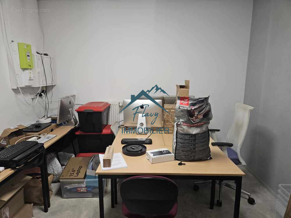 Autre à LE SYNDICAT