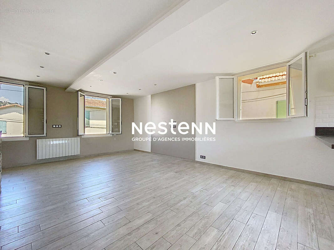 4p - 140m2 - golfe juan - centre ville- sud-terrasse-duplex - photo 4