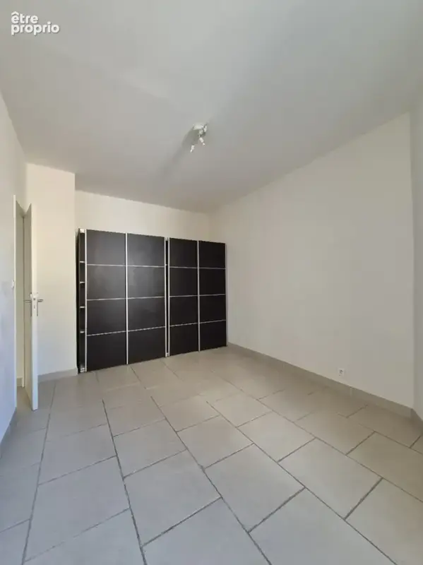 Appartement à vendre 2 pièces MARSEILLE 4EME ARRONDISSEMENT (13) - photo 11