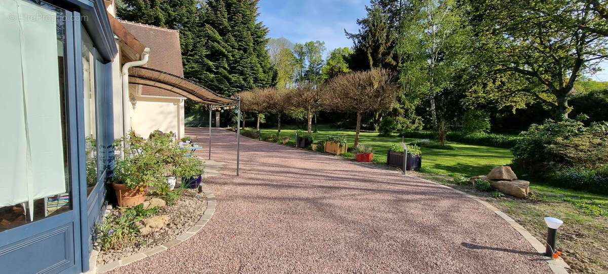 Maison à THIRON-GARDAIS