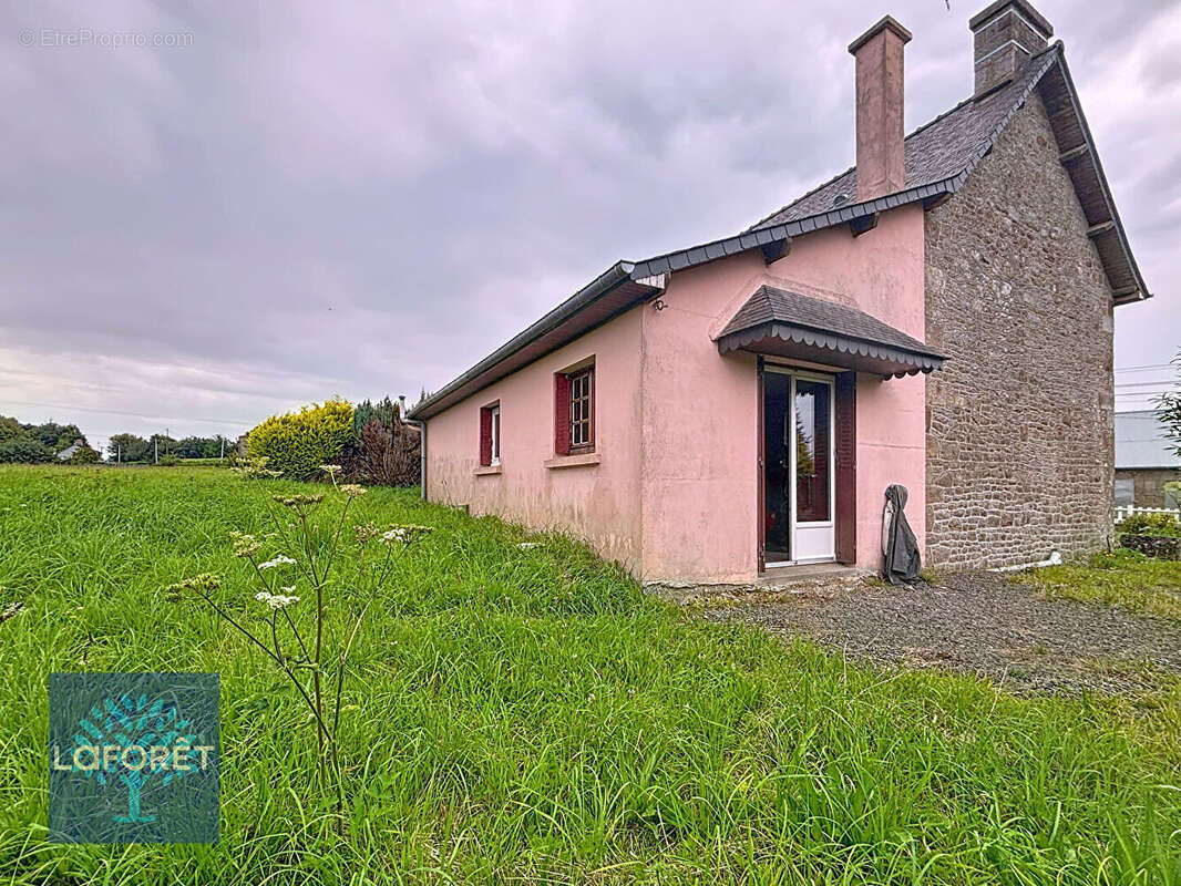 Maison à LOUVIGNE-DU-DESERT