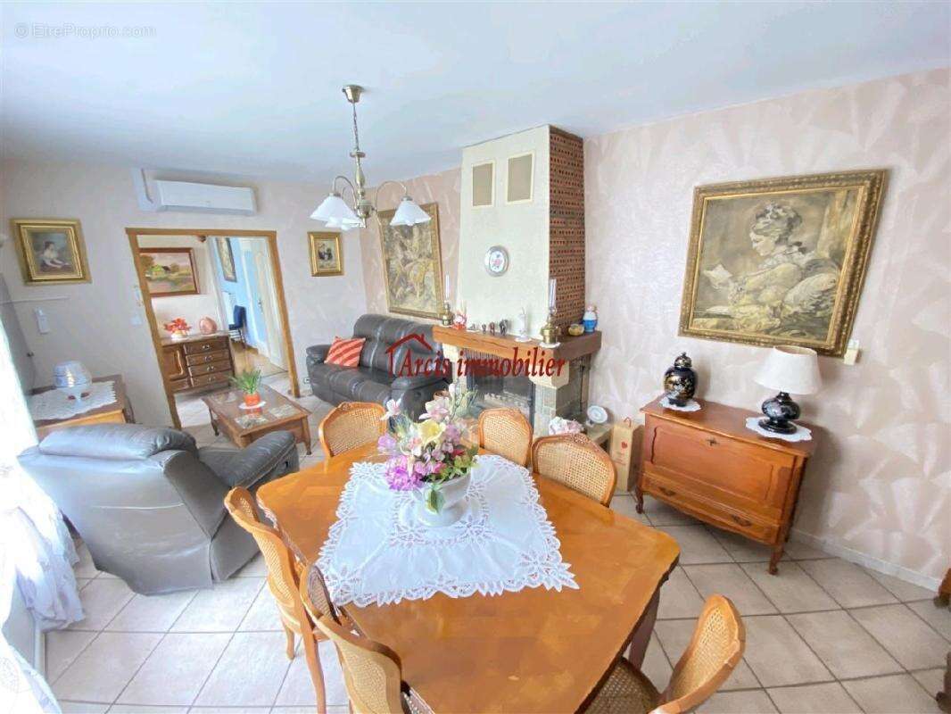 Maison à MAILLY-LE-CAMP