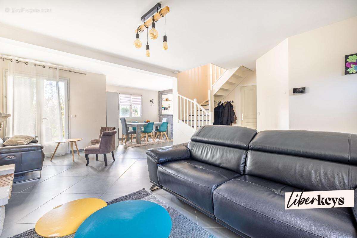 Maison à LA VILLE-DU-BOIS