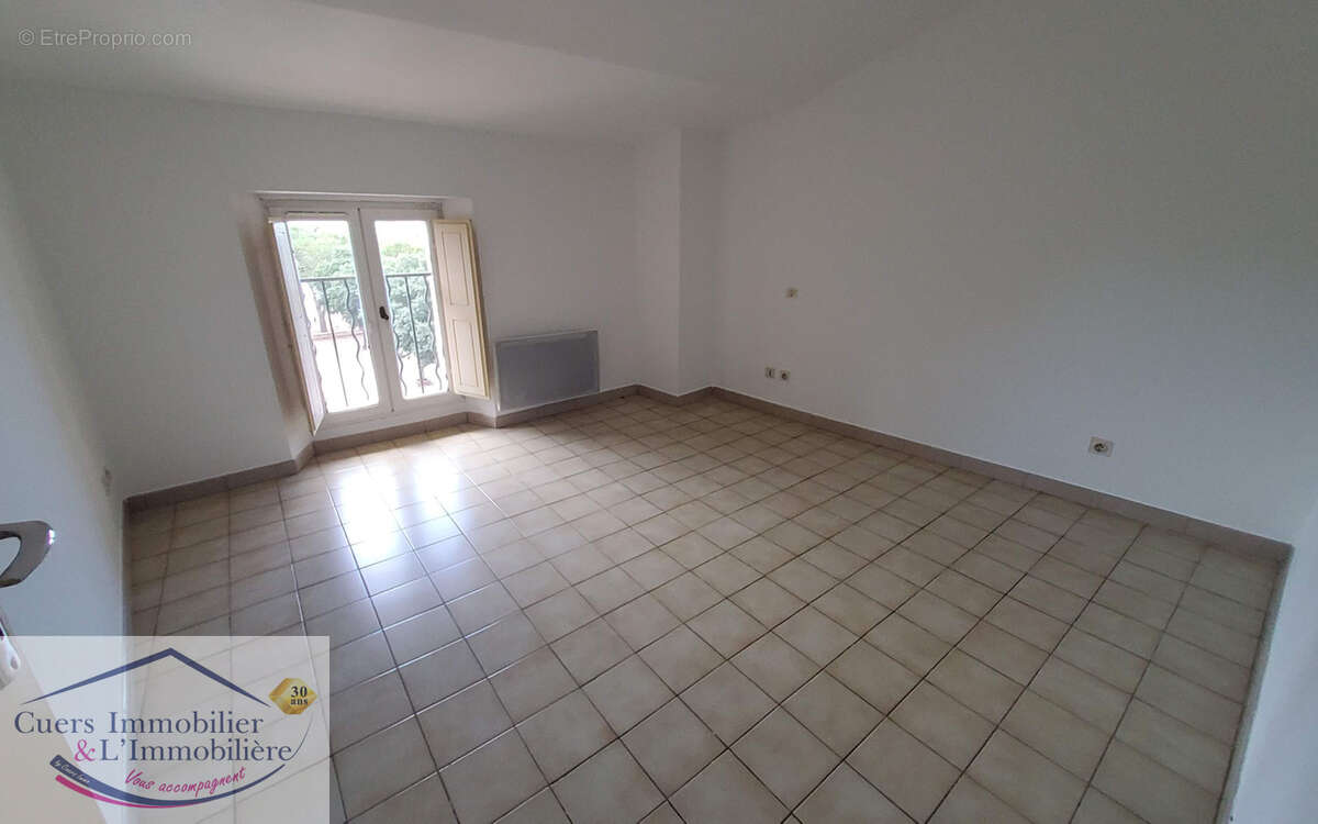 Appartement à CUERS