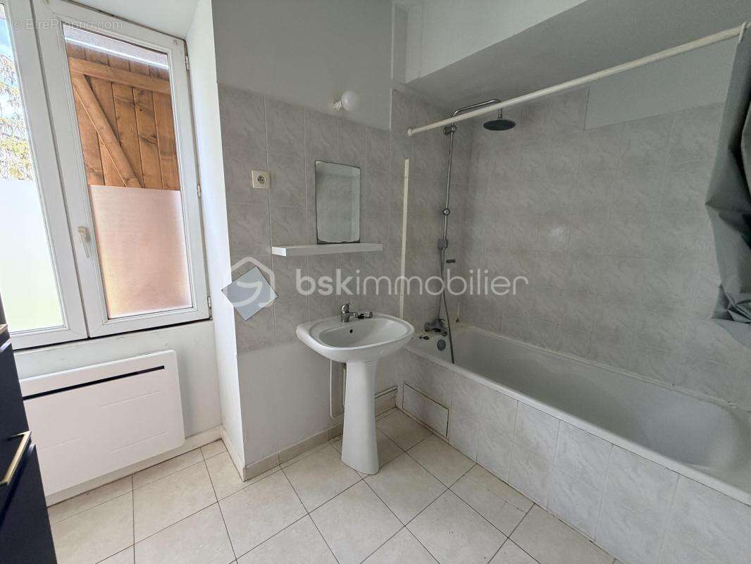 Appartement à LEUDEVILLE