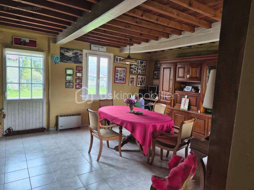 Maison de plain – pied à fort potentiel – Terrain 5000 m² – Dépendance – Grange – Garages – Cave – Piscine – Environnement calme - photo 2