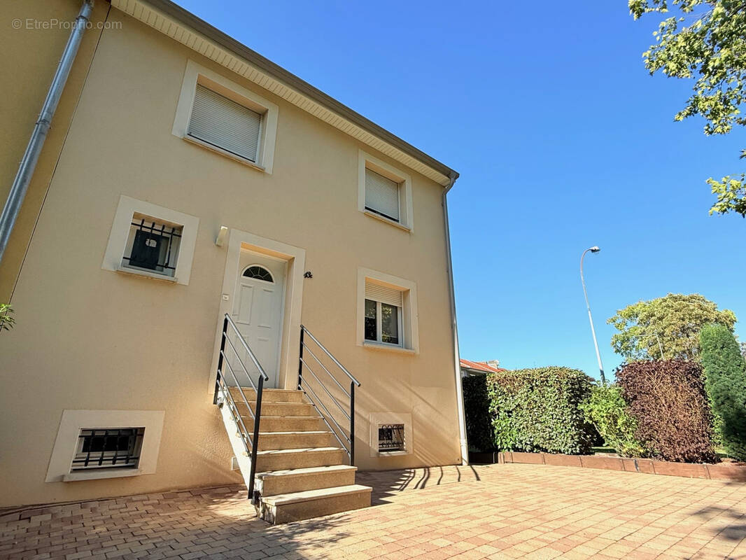 Maison à GUENANGE