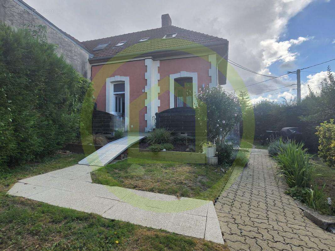 Maison à MARGNY-AUX-CERISES