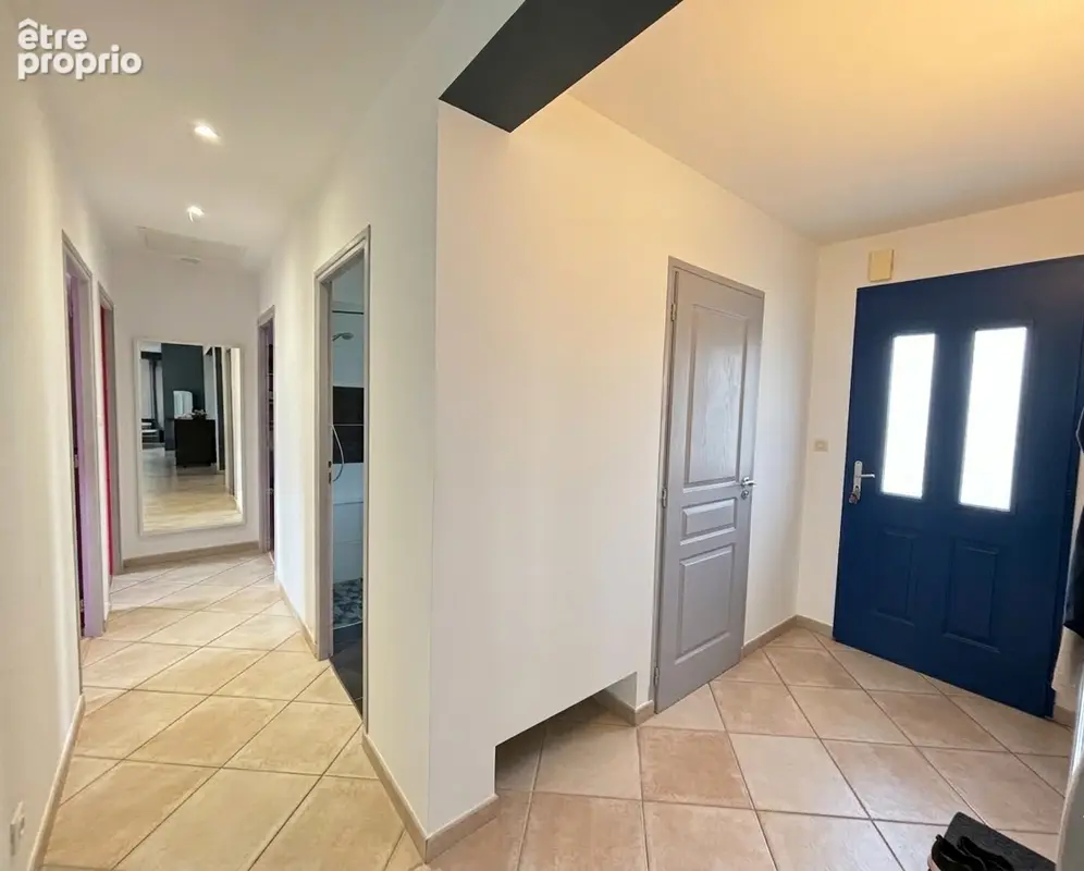 Maison familiale , 4 Chambres avec véranda, studio et deux garages .Proche Saumur - photo 8