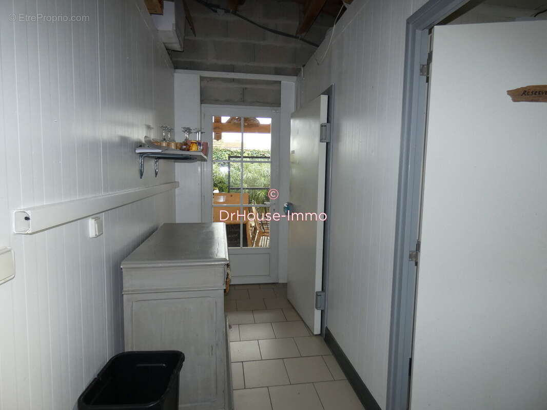 Commerce à LA BREE-LES-BAINS