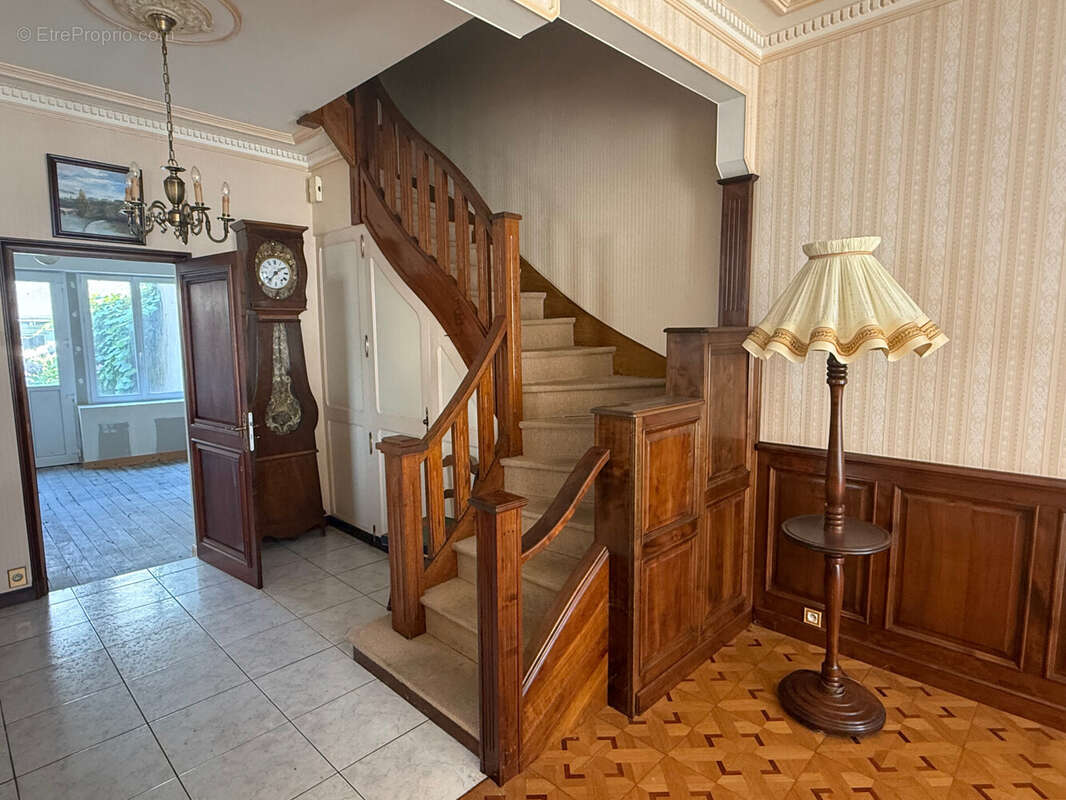 Maison 165 m² à Neuvy-Saint-Sepulchre  - photo 2
